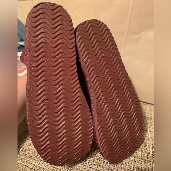 Maroon short boots - NEW NWT size 9 furry inside! - Picture 8 of 9